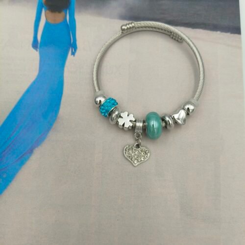 ΑΣΗΜΙ ΑΤΣΑΛΙΝΟ BANGLE ΜΕ ΚΑΡΔΙΑ ΚΑΙ ΓΑΛΑΖΙΑ ΣΤΟΙΧΕΙΑ