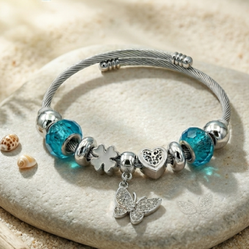 ΑΣΗΜΙ ΑΤΣΑΛΙΝΟ BANGLE ΜΕ ΓΑΛΑΖΙΑ CHARMS ΚΑΙ ΠΕΤΑΛΟΥΔΑ